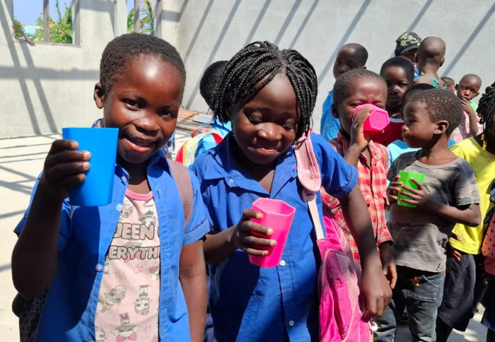 Grazie al latte buoni risultati scolastici dei bambini in Mozambico